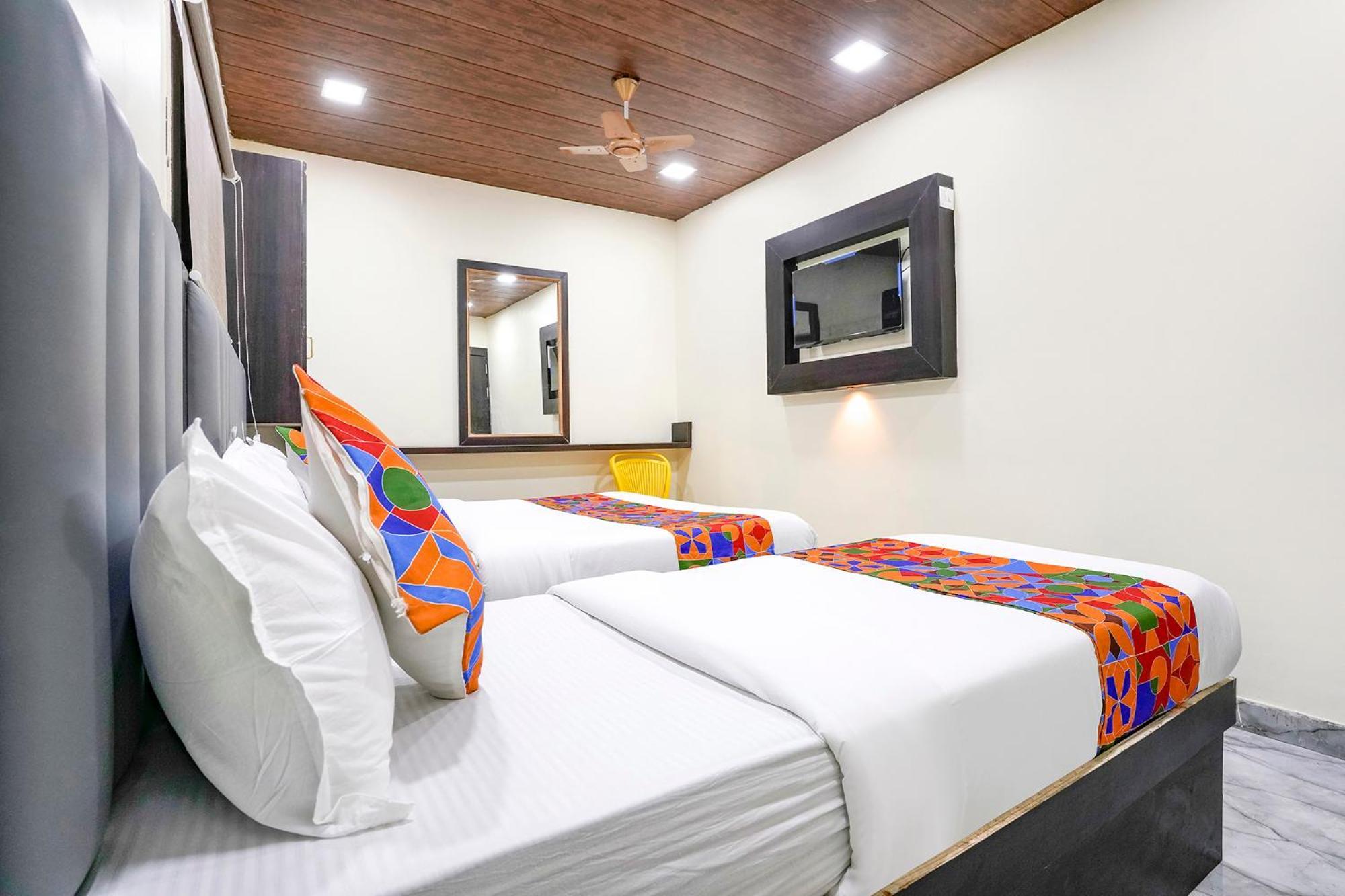 Fabexpress Gulshan Grand - Nr Gateway Of India Mumbai Exterior foto